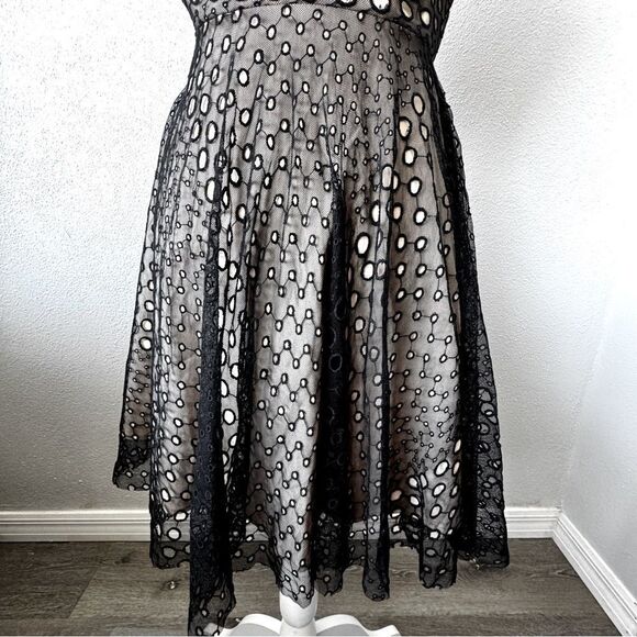 Anthropologie Eva Franco Black Lace Swing Dress Sleeveless Elegant SZ 4 - Picture 9 of 12